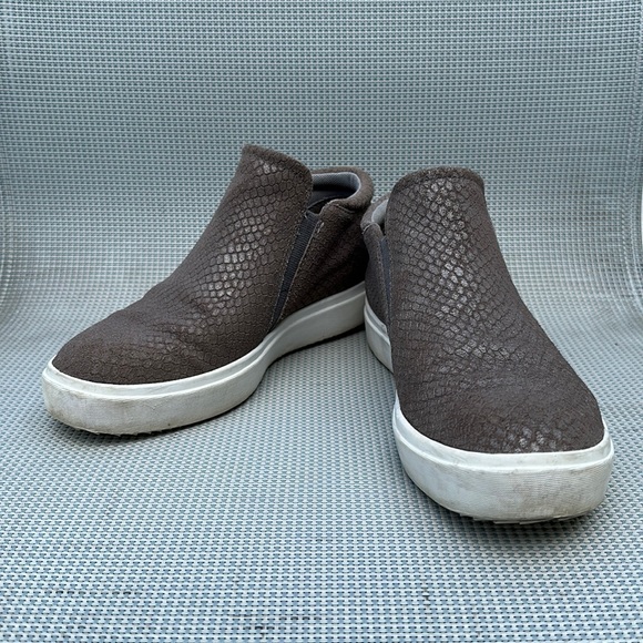 Dr. Scholls Women’s leather slip on ankle bootie - Picture 1 of 5